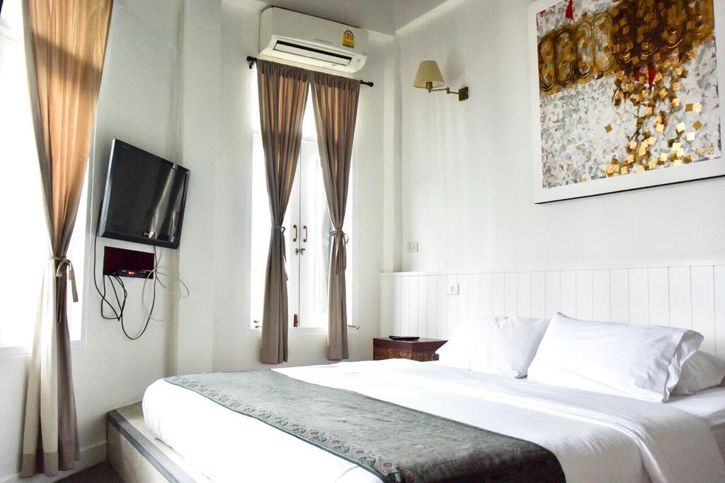 Arom D Hostel Bangkok Exterior photo
