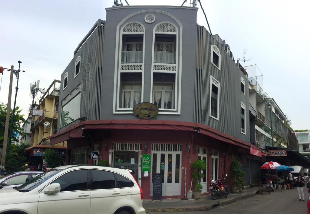 Arom D Hostel Bangkok Exterior photo